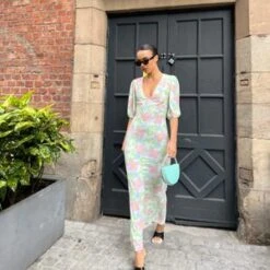 Multi Blurred Floral Maxi Dress -Glamorous Shop 08662192fdf44bd4bb4e6ff2841dd91b tplv o3syd03w52 resize jpeg 300 300