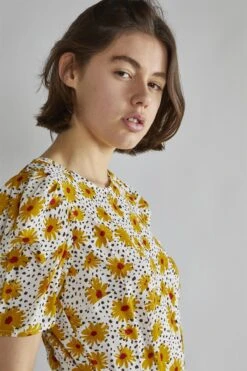 Glamorous Yellow-Floral-Black-Dot Short-Sleeve Midi-Dress 9 Glamorous Yellow-Floral-Black-Dot Short-Sleeve Midi-Dress -Glamorous Shop 0b248f3a 74fb 4dd7 b362 fbe73c71309b