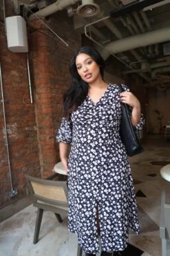 Glamorous Lilac Rose Comfortable Midi-day Dress