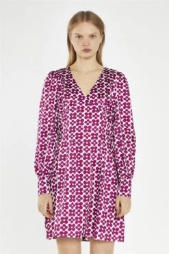 Glamorous Magenta-Flower V-Neck Mini-Dress -Glamorous Shop 1368a083 5809 4c53 bc10 bbbd5e4e3f95