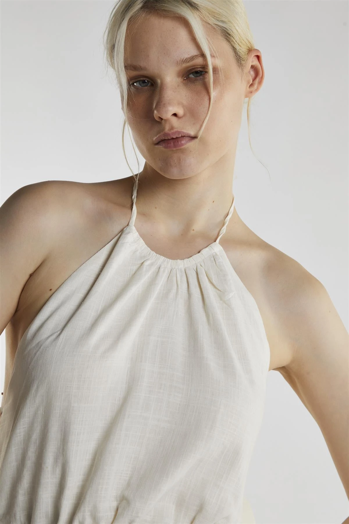 Glamorous Off White Linen Halter-Neck Mini-Dress 6 Glamorous Off White Linen Halter-Neck Mini-Dress - Image 4