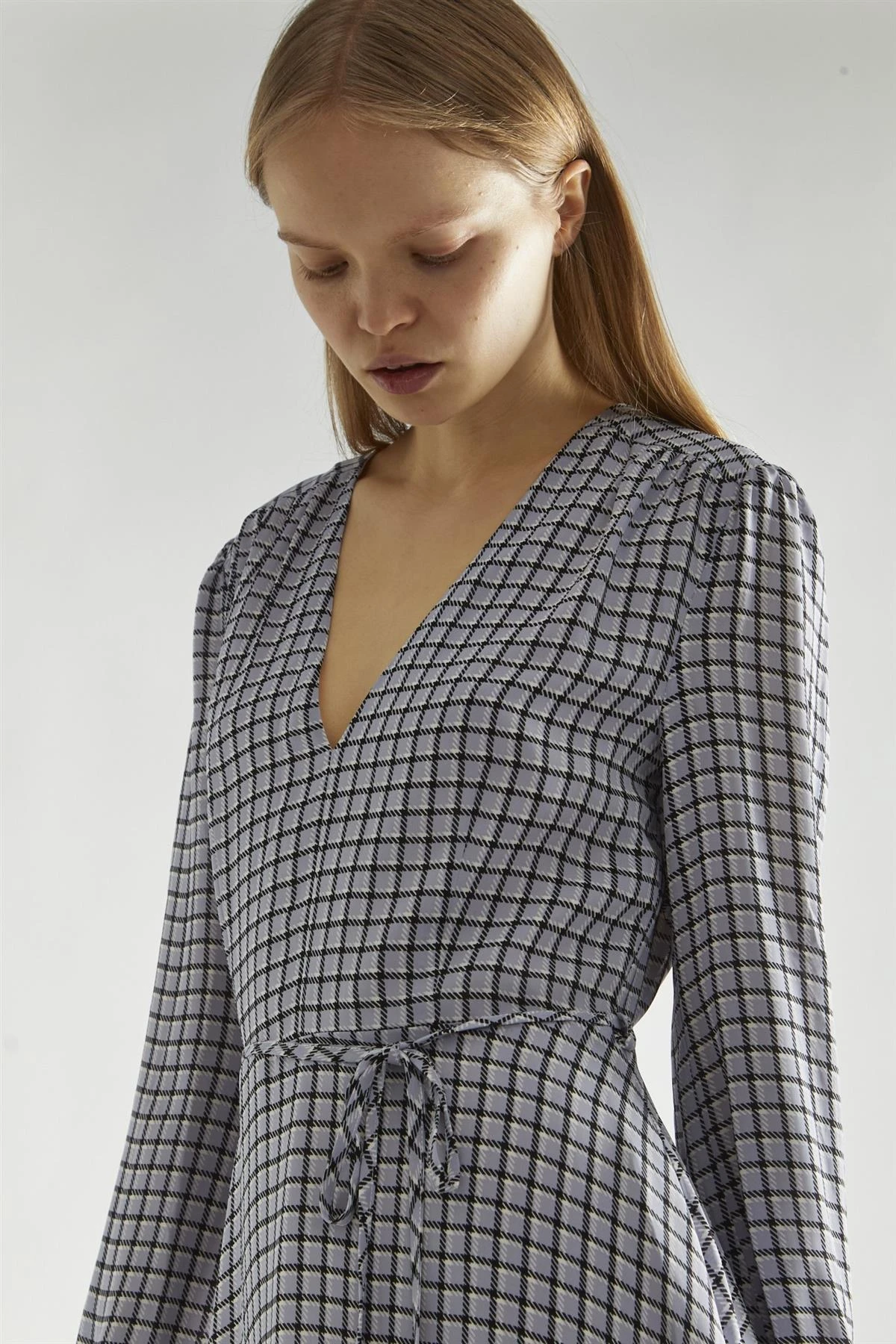 Glamorous Light-Blue Check V-Neck Mini-Dress 6 Glamorous Light-Blue Check V-Neck Mini-Dress - Image 4