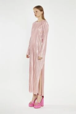 Glamorous Pink-Plisse Maxi-Dress -Glamorous Shop 1b4fe052 7e7d 48f5 bc50 679f41c46df4