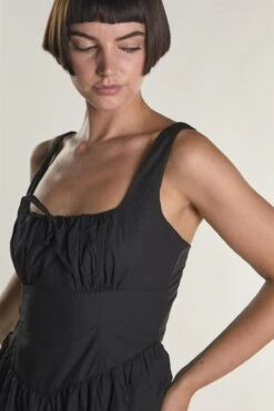 Glamorous Black Skater Midi-Dress 9 Glamorous Black Skater Midi-Dress -Glamorous Shop 1f78768d 82fa 4b43 a2dc 88cf590e03ae