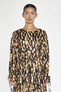 Glamorous Digital Tie-Dye Oversized Tie-Front Maxi-Dress 8 Glamorous Digital Tie-Dye Oversized Tie-Front Maxi-Dress -Glamorous Shop 288d8a54 85e0 453a b700 1c66f9521240