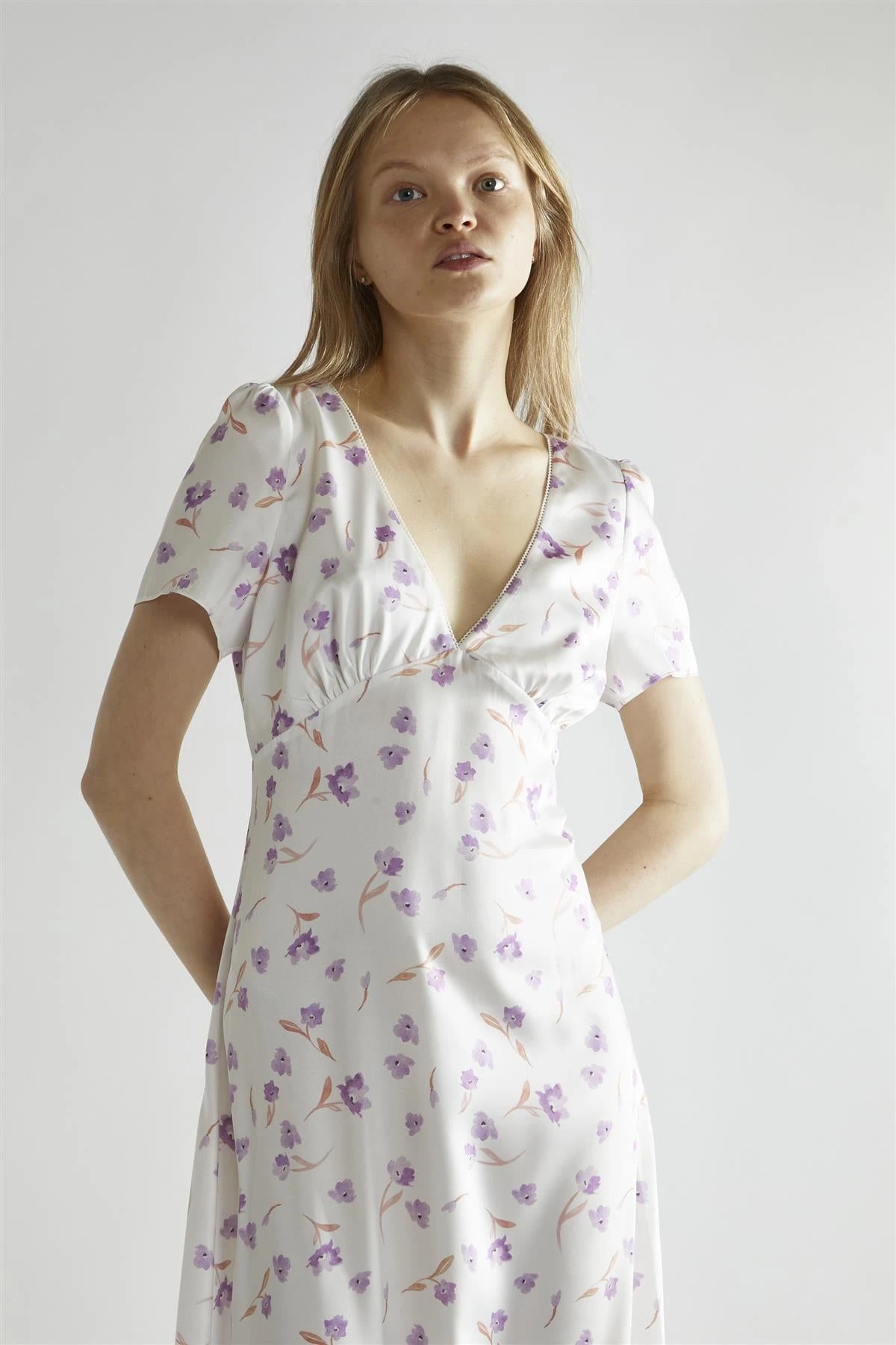 Glamorous Lilac Watercolour-floral V-Neck Maxi-Dress 5 Glamorous Lilac Watercolour-floral V-Neck Maxi-Dress - Image 3