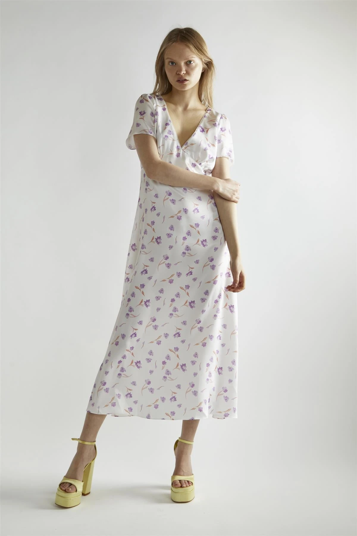 Glamorous Lilac Watercolour-floral V-Neck Maxi-Dress 3 Glamorous Lilac Watercolour-floral V-Neck Maxi-Dress