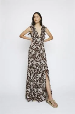 Glamorous Dark-Brown-Paisley Deep-V-Neck Maxi-Dress 9 Glamorous Dark-Brown-Paisley Deep-V-Neck Maxi-Dress -Glamorous Shop 3287234f 2260 4e24 aabe 7b056b945e51