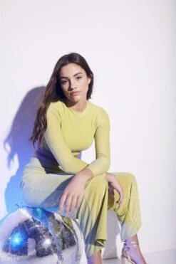 Glamorous Petite Paris Co-ord Tie-Back Crop Top - Olive -Glamorous Shop 34d1272d 6351 48b2 a7e3 c18ebe17933e