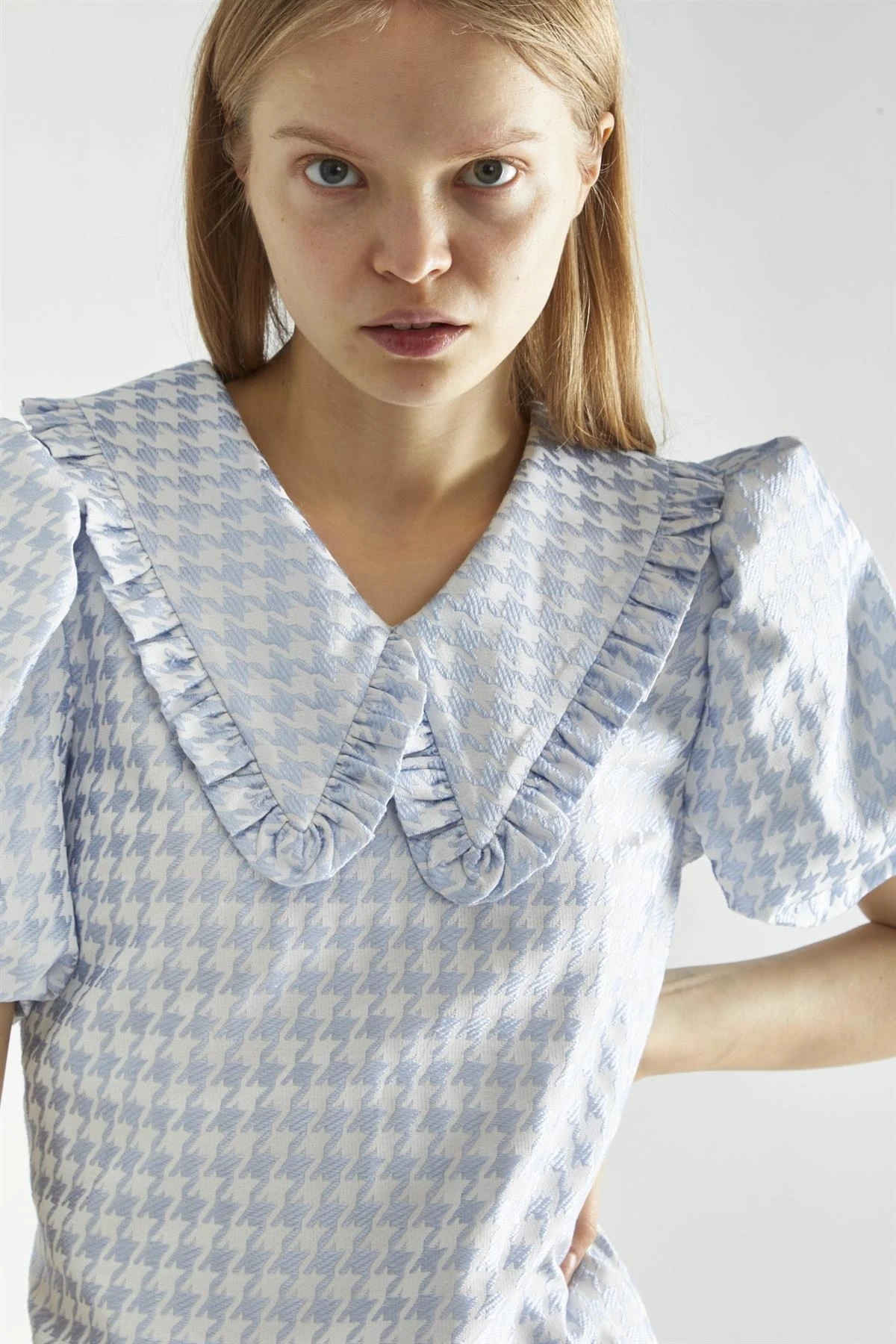 Glamorous Light-Blue Houndstooth Statement-Collar Mini-Dress 6 Glamorous Light-Blue Houndstooth Statement-Collar Mini-Dress - Image 4