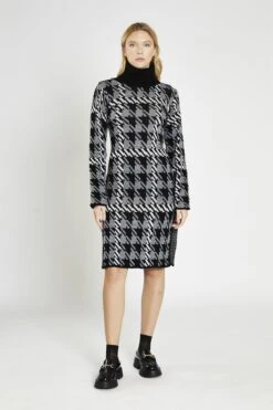 Glamorous Mono Tartan-Check Roll-Neck Jumper Midi-Dress -Glamorous Shop 39790b26 2d5f 4ab4 a50b 10cebf0ef63f