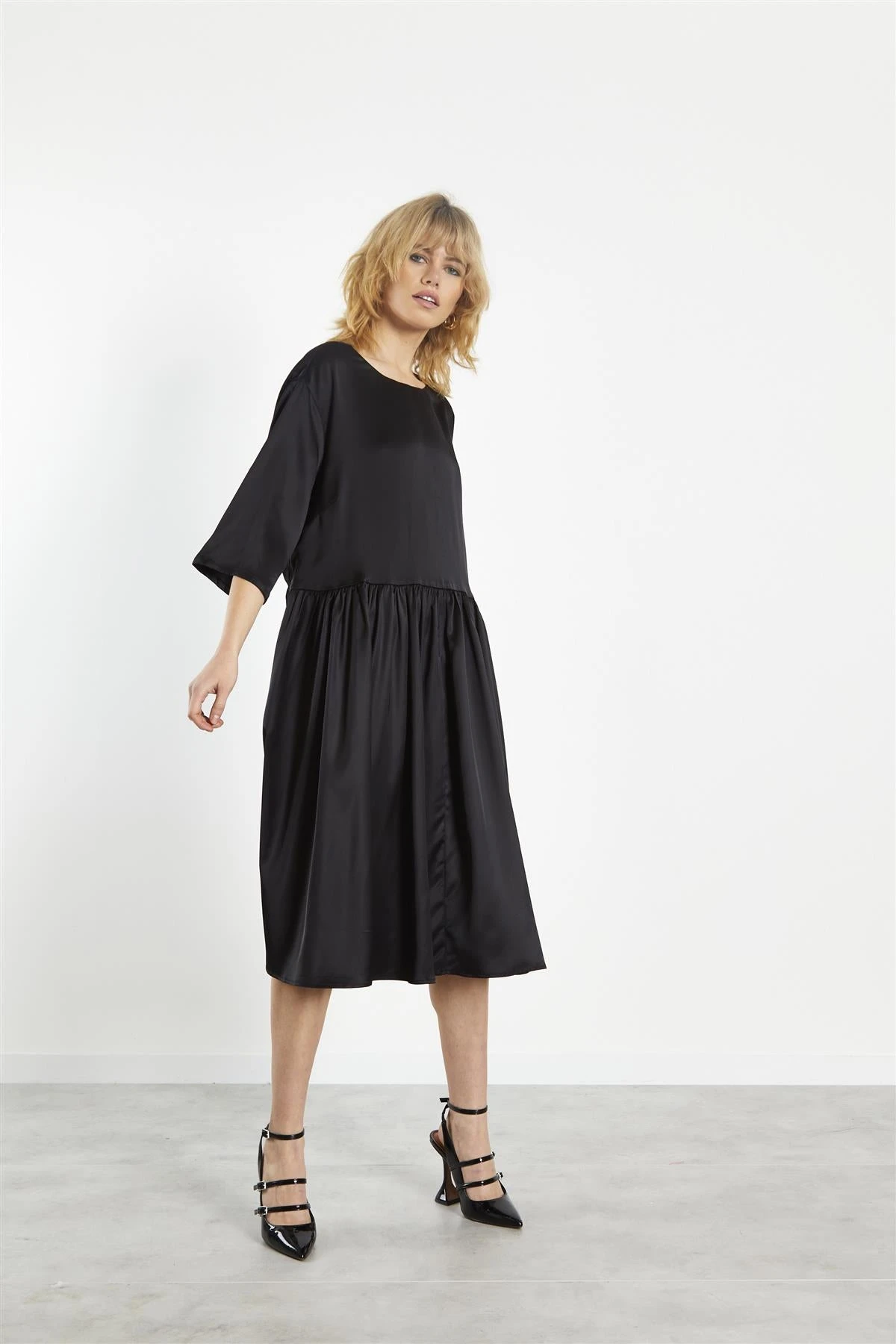 Glamorous Black-Sateen Scallop-Back Mini-Dress 5 Glamorous Black-Sateen Scallop-Back Mini-Dress - Image 3