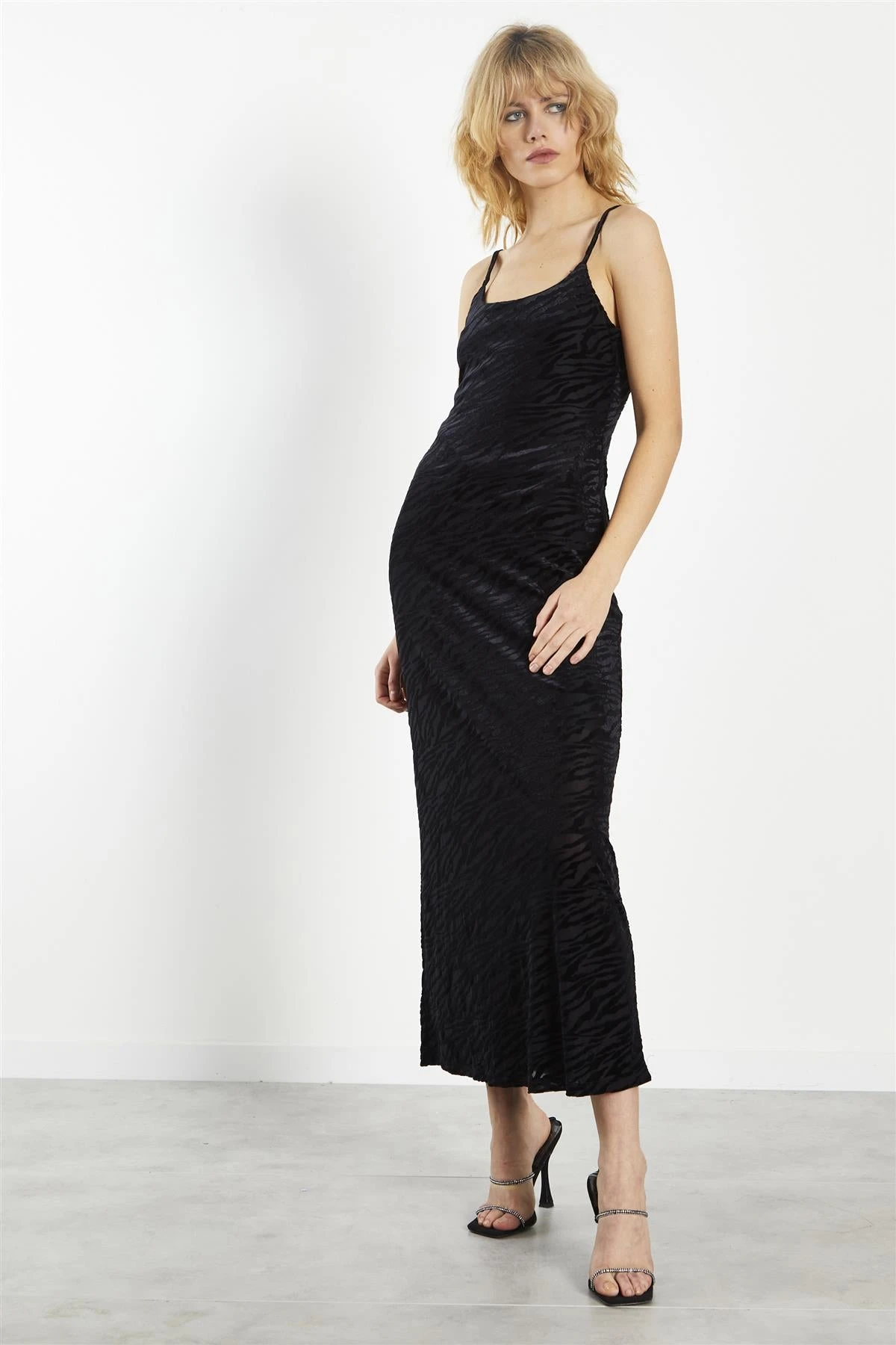 Glamorous Black Velvet-Devore Bodycon Maxi-Dress 6 Glamorous Black Velvet-Devore Bodycon Maxi-Dress - Image 4
