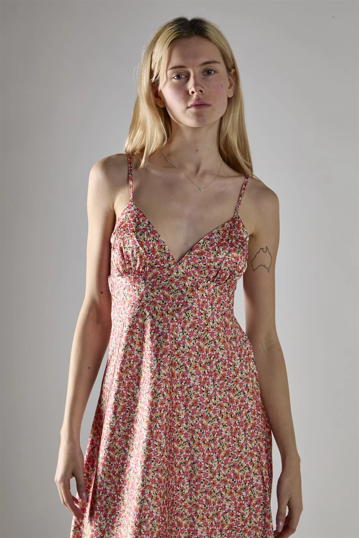 Glamorous Multi Coral Ditsy Spaghetti-Strap Midi-Dress 5 Glamorous Multi Coral Ditsy Spaghetti-Strap Midi-Dress - Image 3