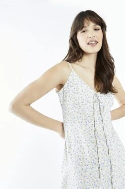 Glamorous Lilac Multi-Ditsy V-Neck Midi-Dress 8 Glamorous Lilac Multi-Ditsy V-Neck Midi-Dress -Glamorous Shop 5556d8cb e276 487c 9ee0 4cf6fbfbb726