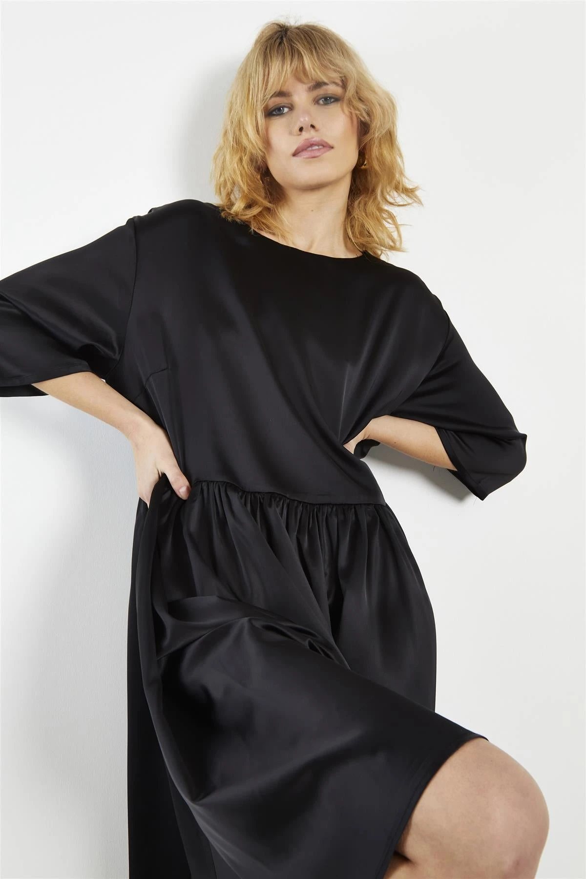 Glamorous Black-Sateen Scallop-Back Mini-Dress 6 Glamorous Black-Sateen Scallop-Back Mini-Dress - Image 4