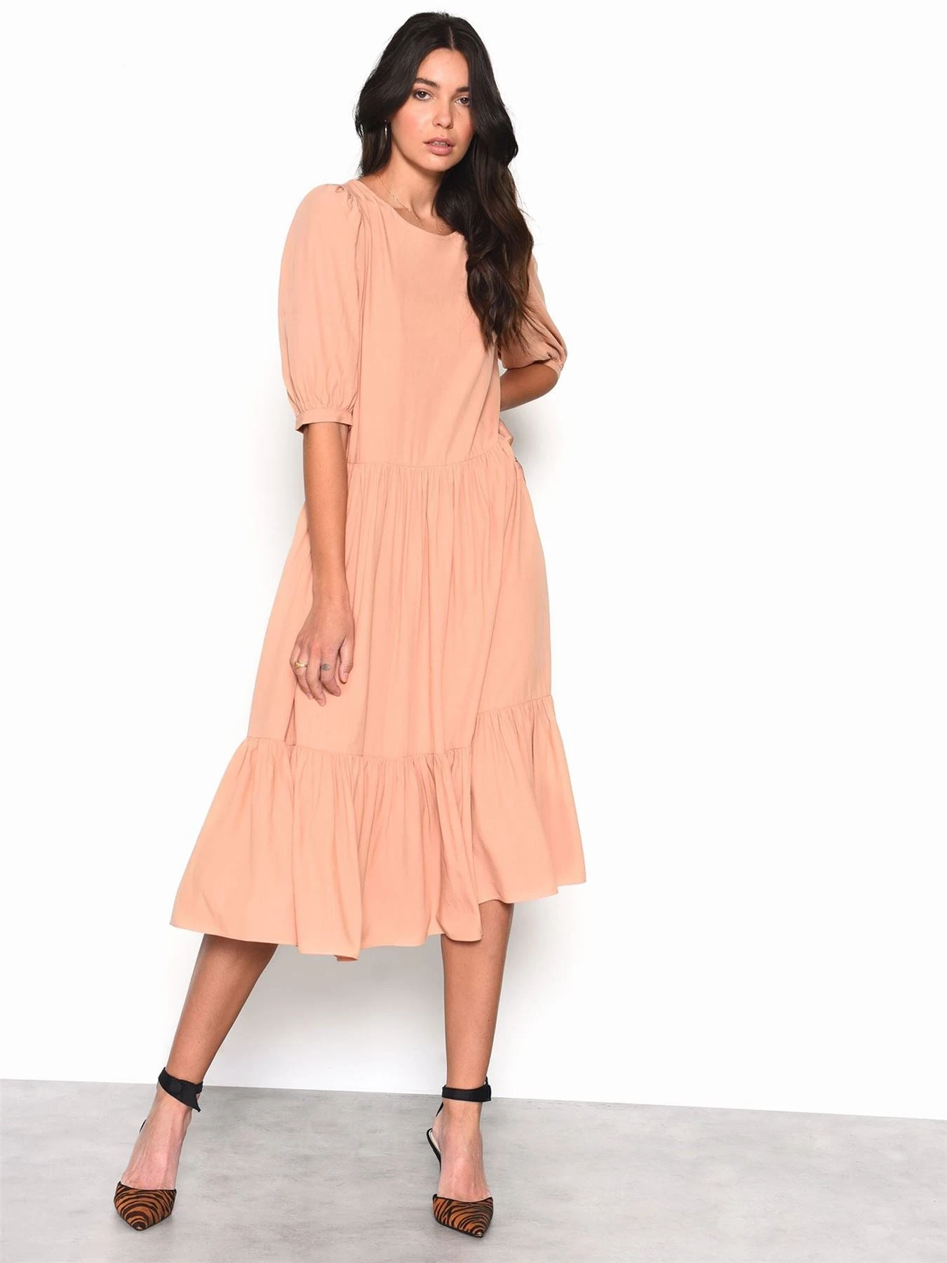 Glamorous Peach Long Sleeve Puff Midi Dress 3 Glamorous Peach Long Sleeve Puff Midi Dress