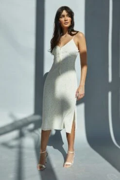 Glamorous Pale Daisy V-Neck Tie Front Midi Dress 9 Glamorous Pale Daisy V-Neck Tie Front Midi Dress -Glamorous Shop 7a11c8ebf3260d1164dc5e4a14e7ebb4