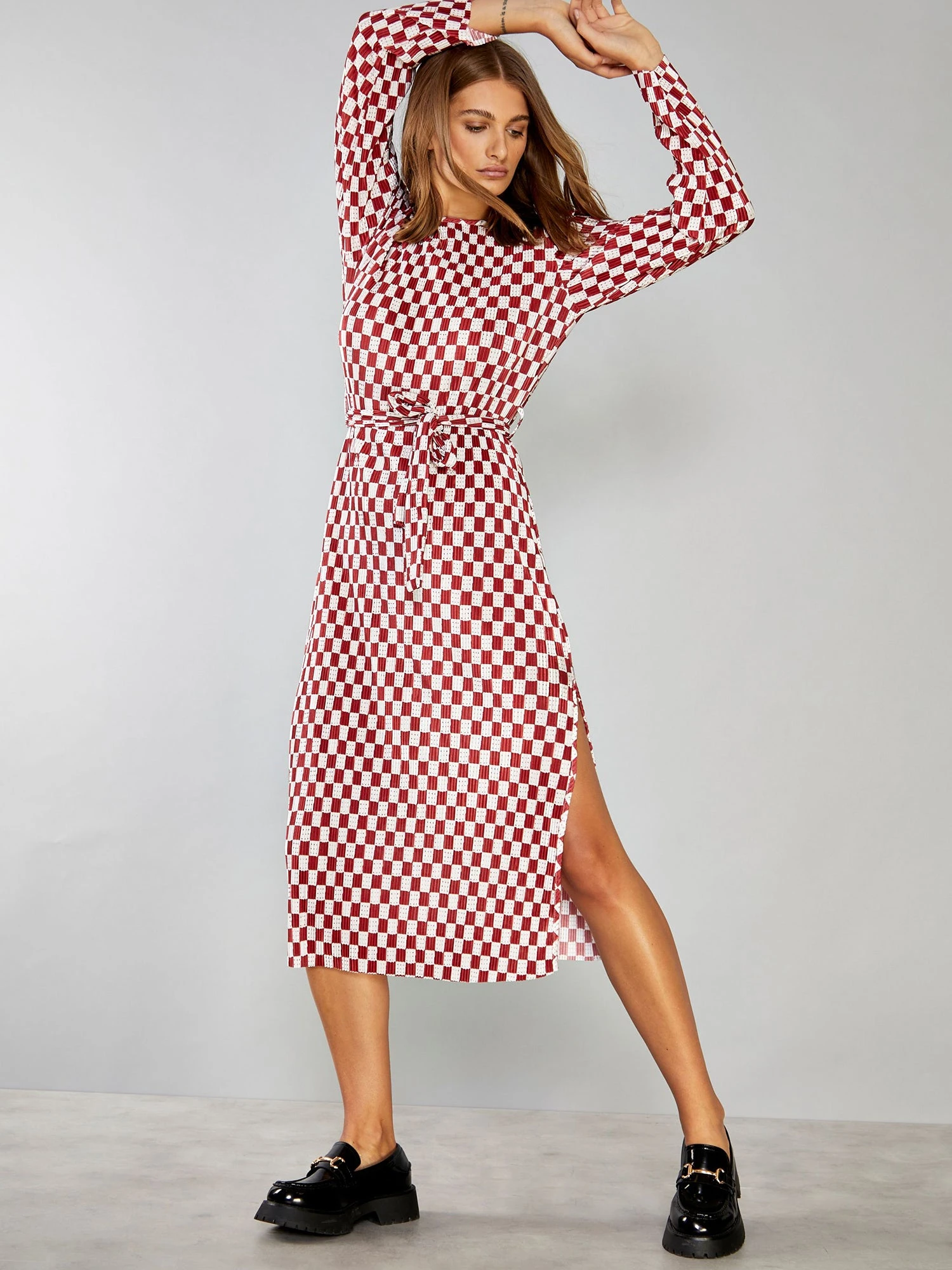 Glamorous Dark Red Check Plisse Side Split Tie Waist Midi Dress 4 Glamorous Dark Red Check Plisse Side Split Tie Waist Midi Dress - Image 2