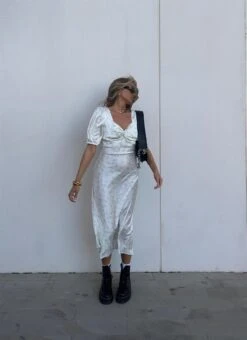 Glamorous Felicity Twist Front Midaxi Dress -Green Pink Stem Floral 10 Glamorous Felicity Twist Front Midaxi Dress -Green Pink Stem Floral -Glamorous Shop 897c52e5 0f76 4433 9f7f 00edb2d79be3