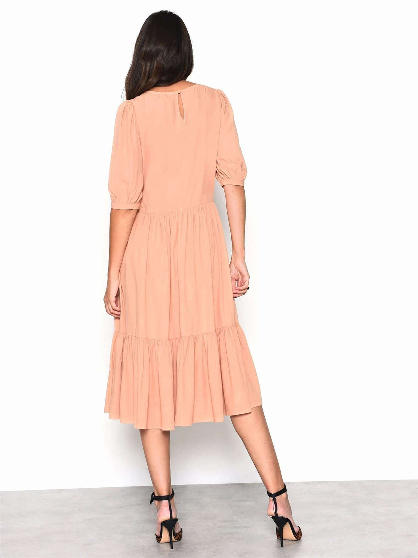 Glamorous Peach Long Sleeve Puff Midi Dress 4 Glamorous Peach Long Sleeve Puff Midi Dress - Image 2