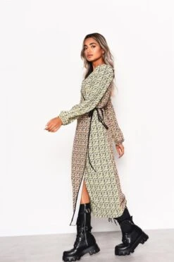 Glamorous Multi Orange-Yellow Ditsy Wrap Midi-Dress 10 Glamorous Multi Orange-Yellow Ditsy Wrap Midi-Dress -Glamorous Shop 9f116f56 7ec8 4174 b929 602365d1a441