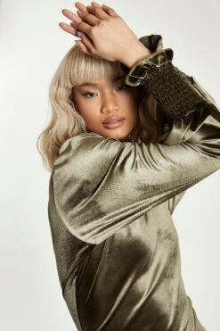 Glamorous Dark Olive Velvet High Neck Mini Dress With Open Back 9 Glamorous Dark Olive Velvet High Neck Mini Dress With Open Back -Glamorous Shop AN4378 DC89 04