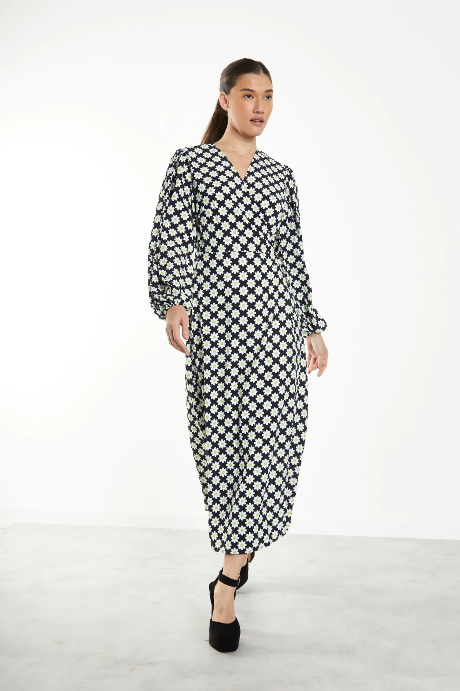 Glamorous Sixties Flower Long Sleeve Wrap Midi Dress 6 Glamorous Sixties Flower Long Sleeve Wrap Midi Dress - Image 4