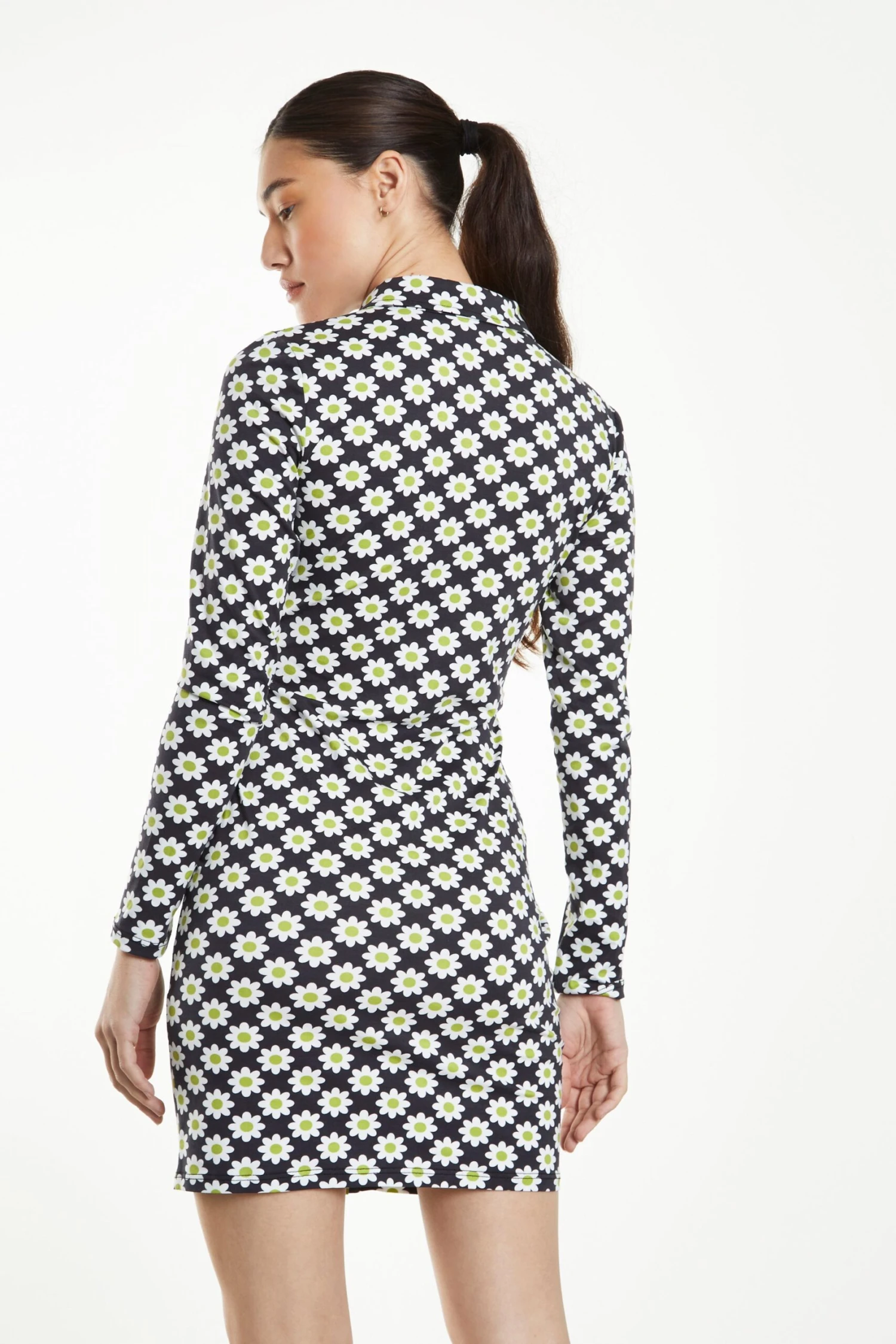 Glamorous Sixties Flower Jersey Long Sleeve Bodycon Dress With Collar 4 Glamorous Sixties Flower Jersey Long Sleeve Bodycon Dress With Collar - Image 2