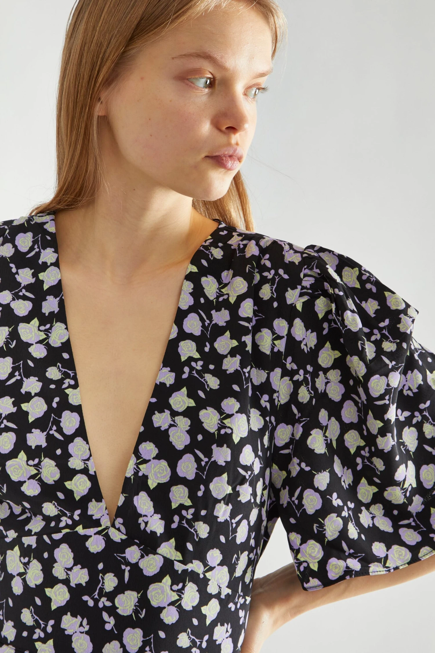 Glamorous Lilac-Rose V-Neck Maxi Tea-Dress 6 Glamorous Lilac-Rose V-Neck Maxi Tea-Dress - Image 4