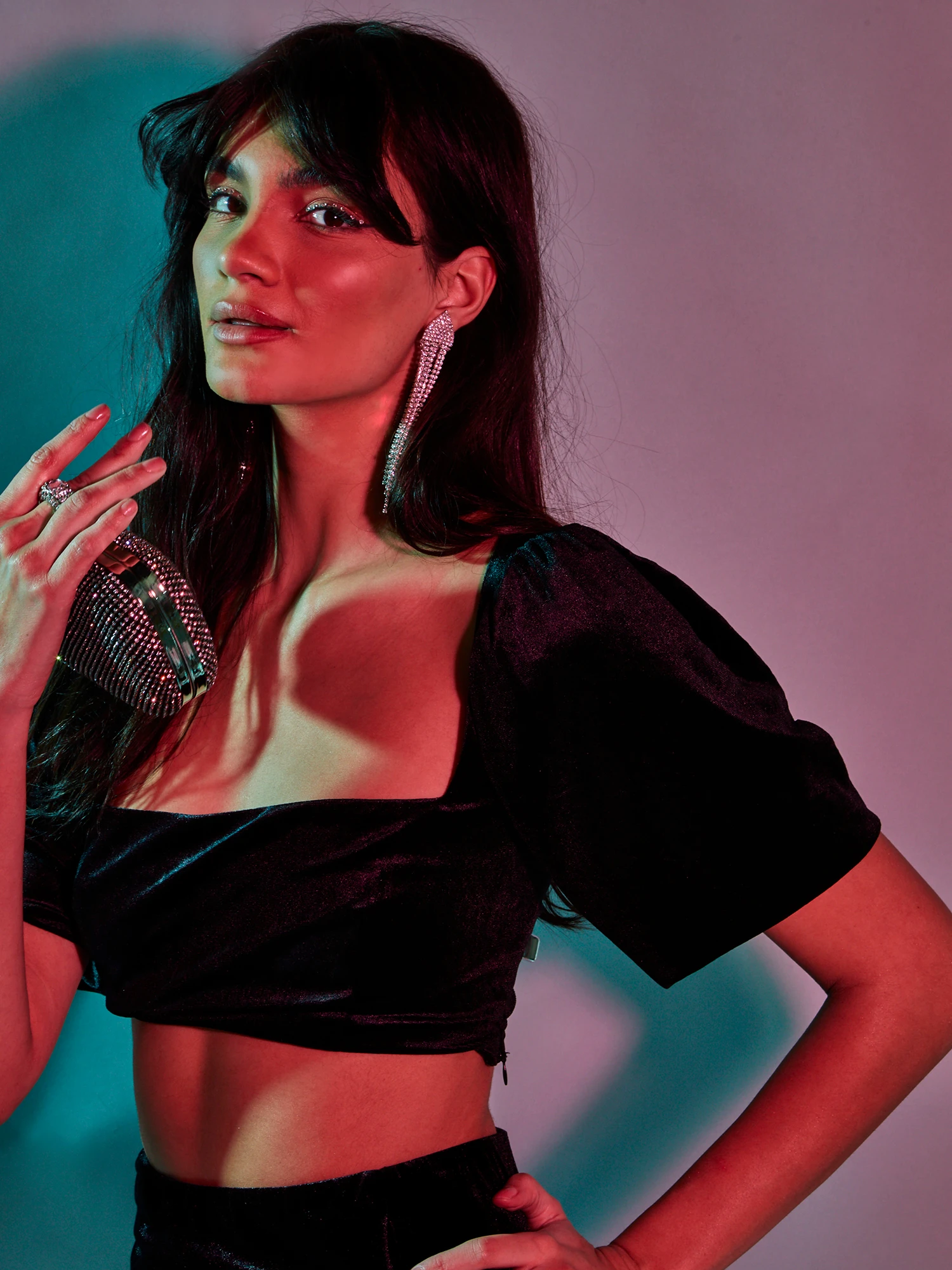 Glamorous Black Velvet Square Neck Puff Sleeve Crop Top 3 Glamorous Black Velvet Square Neck Puff Sleeve Crop Top