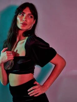 Glamorous Black Velvet Square Neck Puff Sleeve Crop Top 8 Glamorous Black Velvet Square Neck Puff Sleeve Crop Top -Glamorous Shop CREATIVE 1161