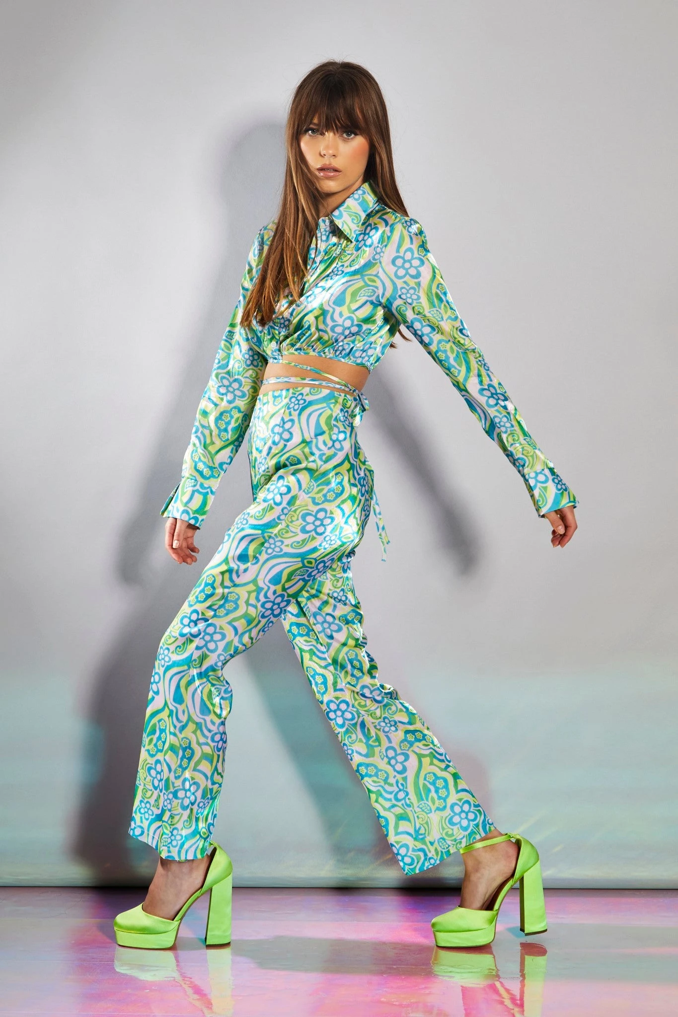 Glamorous Collection Metallic Swirl Floral Long Sleeve Cropped Sleeve With Waist Tie Detail 5 Glamorous Collection Metallic Swirl Floral Long Sleeve Cropped Sleeve With Waist Tie Detail - Image 3