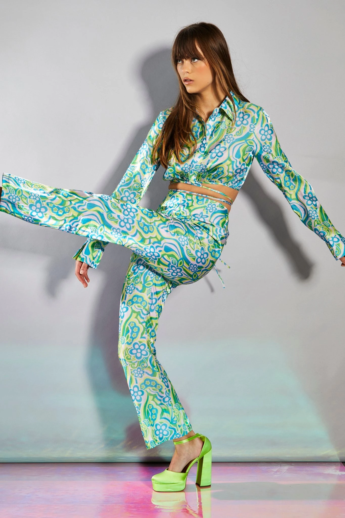 Glamorous Collection Metallic Swirl Floral Crop Flared Trousers 6 Glamorous Collection Metallic Swirl Floral Crop Flared Trousers - Image 4