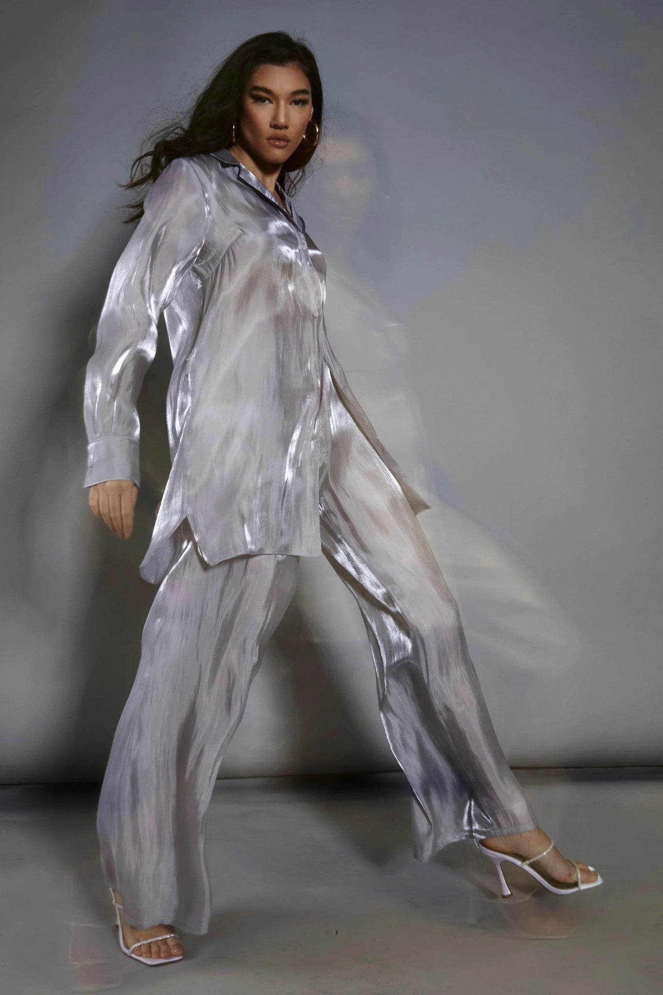 Glamorous Studio Grey Metallic Wide Leg High Waisted Trousers 6 Glamorous Studio Grey Metallic Wide Leg High Waisted Trousers - Image 4