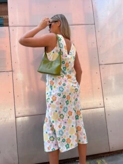 Glamorous Retro Spring-Floral V-Neck Bias-Cut Maxi-Dress 10 Glamorous Retro Spring-Floral V-Neck Bias-Cut Maxi-Dress -Glamorous Shop IMG 6881