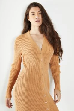 Glamorous Caramel Knitted Skinny Fit Midi Dress With Long Sleeves & V Neck -Glamorous Shop KA6962 BD10 01