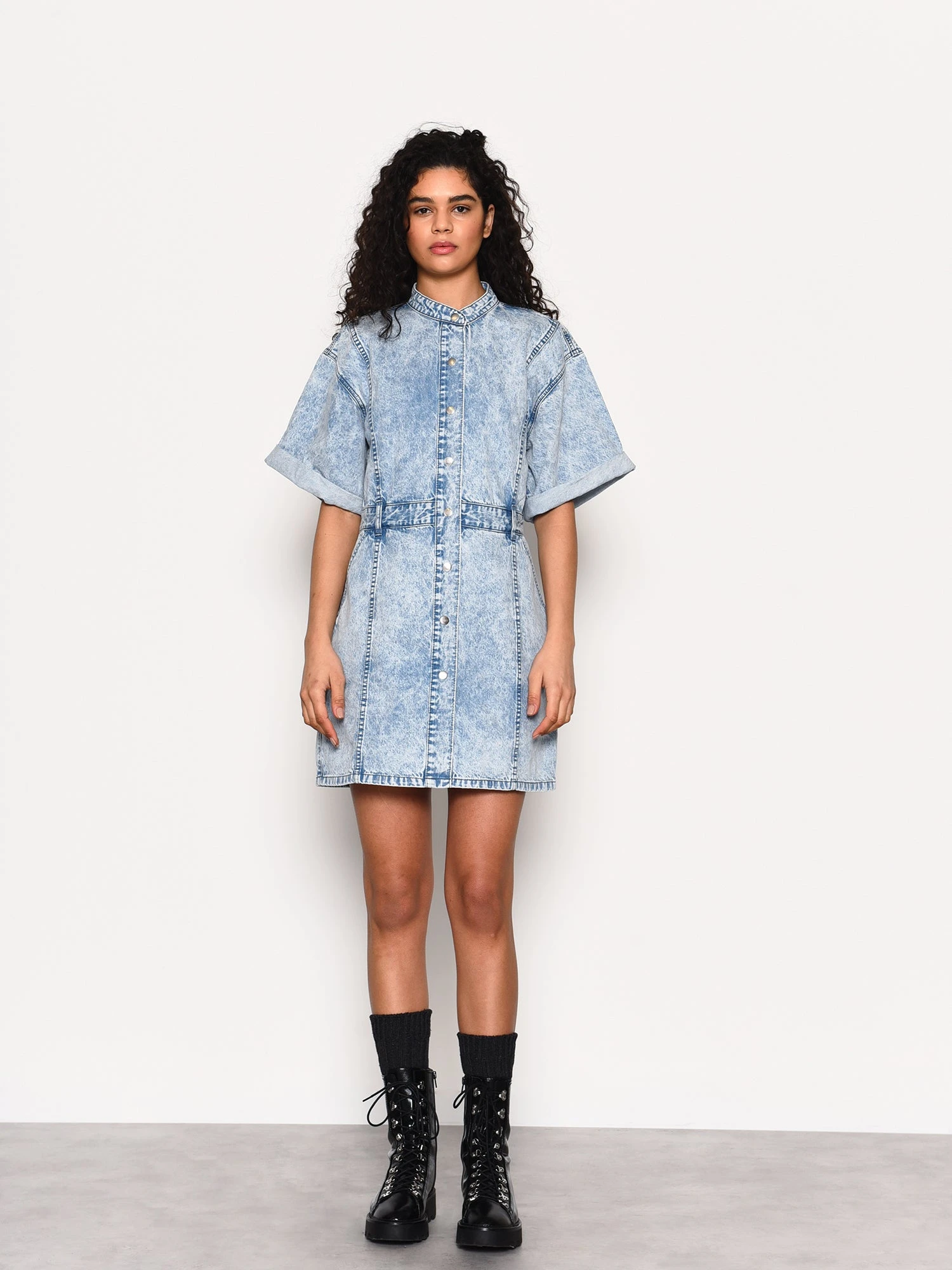Glamorous Blue Acid-Wash Denim Button Front Mini-Dress 4 Glamorous Blue Acid-Wash Denim Button Front Mini-Dress - Image 2