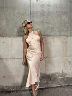 Glamorous Peach-Nude Satin Gathered Cross Front Halterneck Midaxi-Dress 11 Glamorous Peach-Nude Satin Gathered Cross Front Halterneck Midaxi-Dress -Glamorous Shop b01a971f 5396 4131 b10d 6a28b5d4f0a4