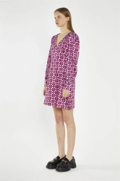 Glamorous Magenta-Flower V-Neck Mini-Dress -Glamorous Shop b51cf08a b0db 466c 9c60 df630698b5bd