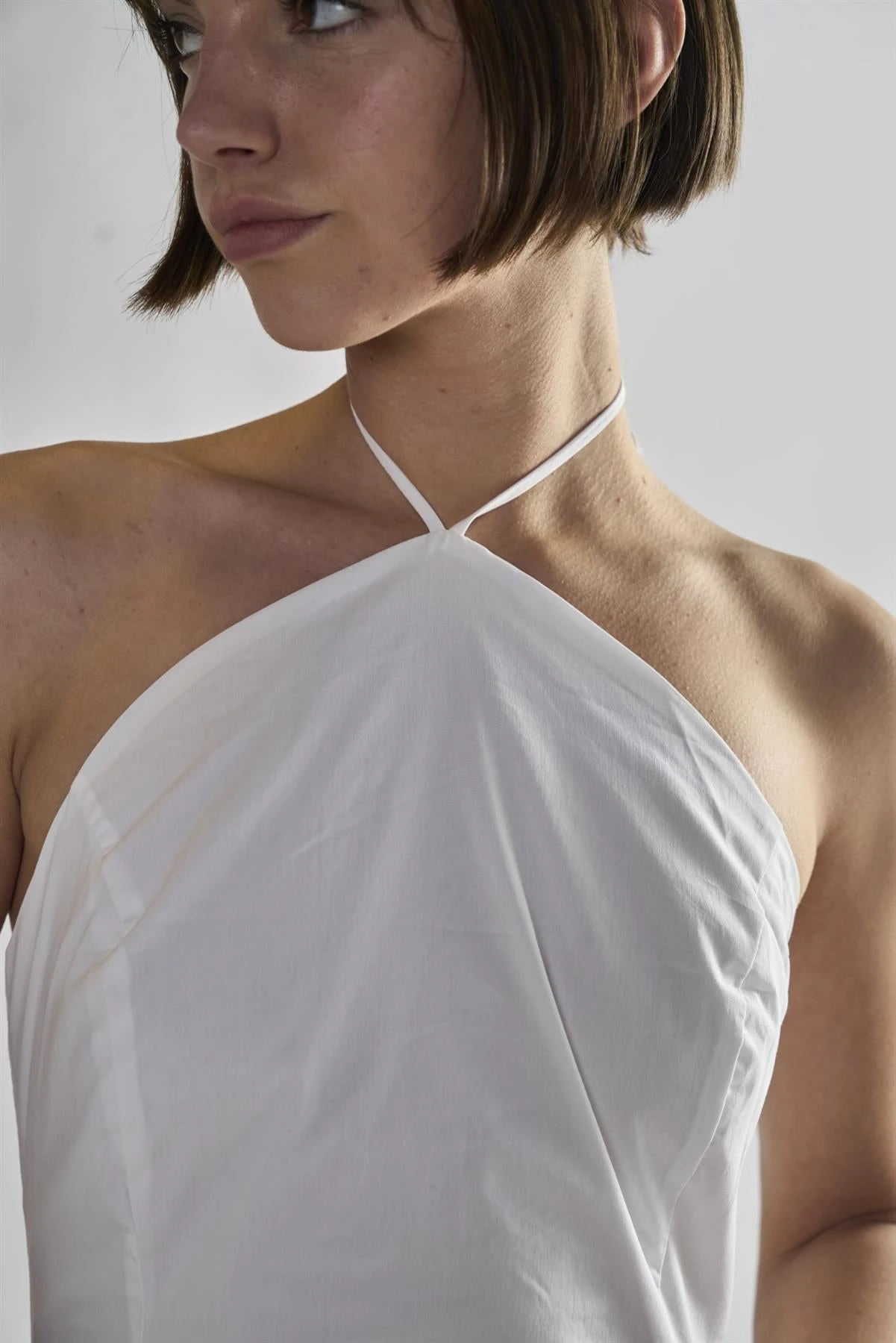 Glamorous White Halter-Neck Midi-Dresses 5 Glamorous White Halter-Neck Midi-Dresses - Image 3
