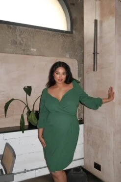 Glamorous Green Midi-Party Dress