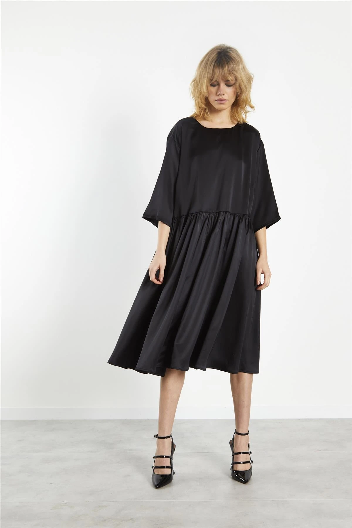 Glamorous Black-Sateen Scallop-Back Mini-Dress 3 Glamorous Black-Sateen Scallop-Back Mini-Dress