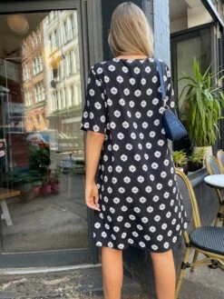 Glamorous Mono-Daisy T-Shirt Mini-Dress 8 Glamorous Mono-Daisy T-Shirt Mini-Dress -Glamorous Shop image01003